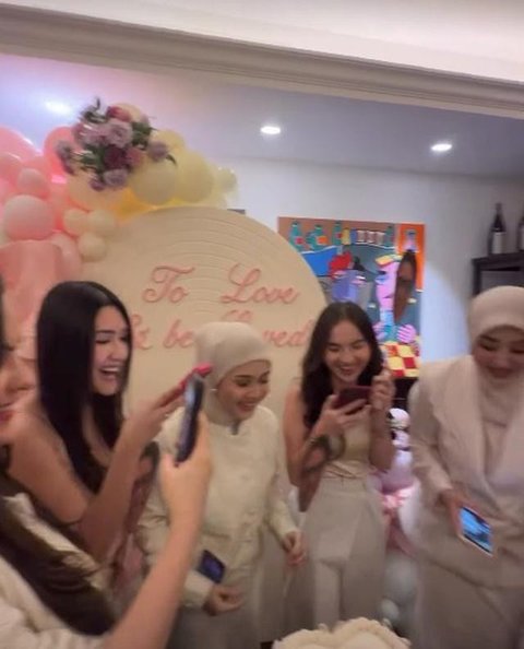 Dekorasi Bridal Shower Syifa Hadju (Foto: Instagram @syifahadju)