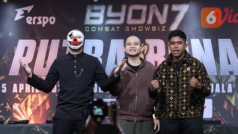 Presiden Byon, Yoshua Marcellos Muliardo bersama petarung Putra Abdullah dan Ronal Siahaan saat Face off sekaligus jumpa pers Byon Combat Showbiz Vol.7 di SCTV Tower, Jakarta, Kamis (12/3/202