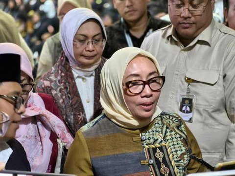 Menteri Pemberdayaan Perempuan dan Perlindungan Anak (PPPA) Arifah Choiri Fauzi dalam konferensi pers di Kantor Staf Kepresidenan, Jakarta, Rabu (22/4/2026). (Istimewa)