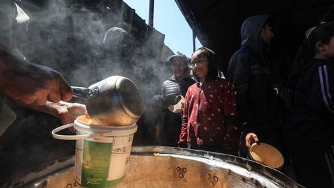 Seperti diketahui, Lebanon terseret ke dalam perang Timur Tengah ketika Hizbullah melancarkan serangan terhadap Israel untuk membalas gugurnya pemimpin Iran, Ayatollah Ali Khamenei. Tampak da