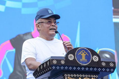 Kemenpora RI dan sejumlah pihak mendapatkan sertifikasi hak kekayaan intelektual dari Direktorat Jenderal Kekayaan Intelektual Kementerian Hukum dalam Hari KI Sedunia 2026 di Jakarta. (Bola.c