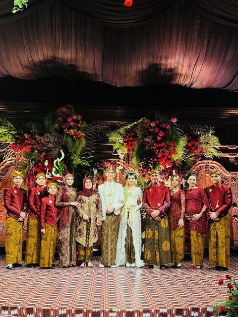 Potret Keluarga Besar Ahmad Dhani di Pernikahan El Rumi dan Syifa Hadju (Ig @ahmaddhaniofficial)