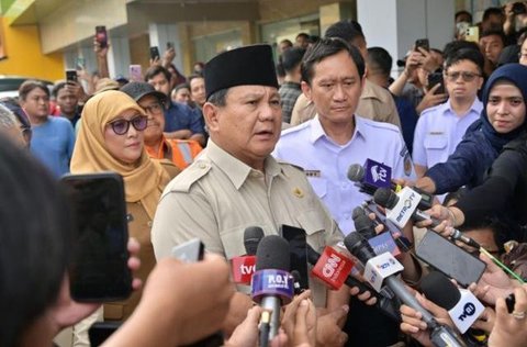 Polres Metro Bekasi membuat posko informasi di RS dr. Chasbullah Abdulmadjid, Kota Bekasi terkait korban kecelakaan kereta. (Liputan6.com/Dimas Ramadhan Wicaksana)