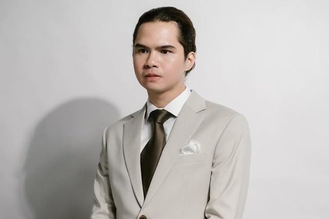 Dul Jaelani mengunggah sejumlah potret pesta pernikahan di Hotel Raffles, Jakarta, Minggu (26/4/2026) termasuk tangkap layar percakapan dengan El Rumi.