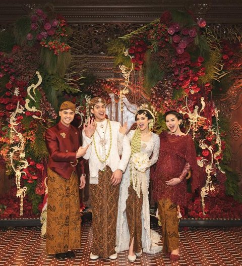 Dul Jaelani mengunggah sejumlah potret pesta pernikahan di Hotel Raffles, Jakarta, Minggu (26/4/2026) termasuk tangkap layar percakapan dengan El Rumi.