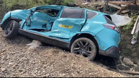 Kecelakaan kereta api kembali terjadi, kali ini di perlintasan sebidang daerah Kota Blitar. (Foto: Tangkapan Layar Sosmed)