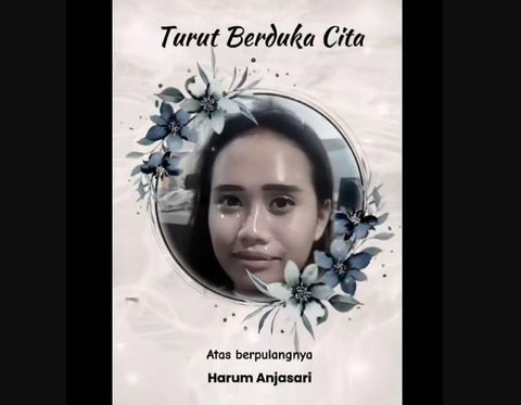 Para pekerja memeriksa kondisi lokomotif Kereta Api Jarak Jauh (KAJJ) Argo Bromo Anggrek dan salah satu gerbong Kereta Rel Listrik (KRL) Commuter Line yang mengalami kecelakaan di Stasiun Bek