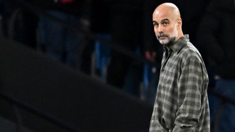 Pelatih Manchester City, Pep Guardiola, merayakan kemenangan atas Nottingham Forest pada laga pekan ke-18 Premier League di Stadion The City Ground, Sabtu (27/12/2025). (Joe Giddens/PA via AP