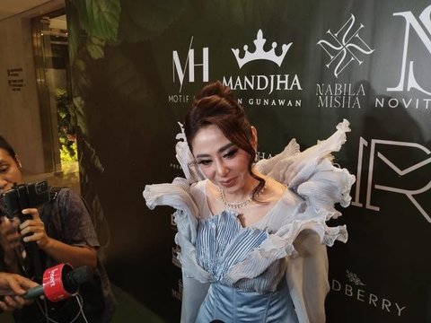 Dewi Perssik. (M Altaf Jauhar/ Liputan6.com)