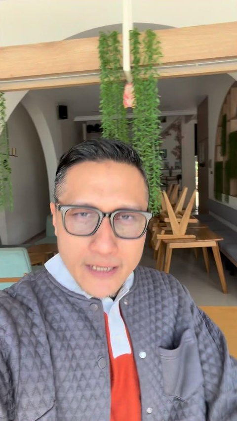 Musibah kebakaran hebat melanda rumah Anisa Rahma dan Anandito Dwis di Bandung. Sejumlah artis mendoakan dari Umi Pipik hingga Ruben Onsu. (Foto: Dok. Instagram @anisarahma_12)