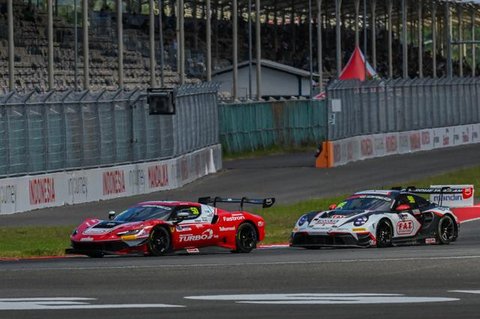 Sean Gelael berhasil meraih dua podium pada Race 1 pada putaran kedua GT World Challenge Asia (GTWCA) di Sirkuit Mandalika, Sabtu (02/05/2026). (dok. Corcom The Mandalika GP)