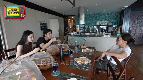 Potret Ruang Makan Villa Maia Estianty di Bali (Foto: YouTube/MAIA ALELDUL TV)