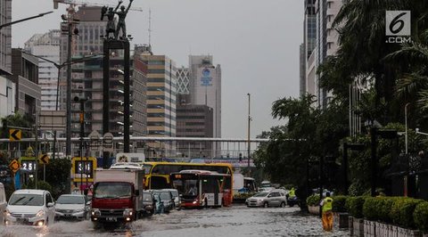 Sebelumnya, pada Rabu (29/1/2024) pukul 20.00 WIB, Badan Penanggulangan Bencana Daerah (BPBD) Jakarta mengabarkan masih ada 33 RT di wilayah Jakarta Barat (Jakbar), 1 RT di Jakarta Utara (Jak