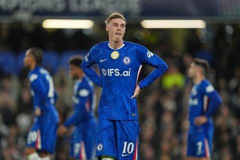 Ekspresi Cole Palmer dalam laga Chelsea vs PSG di 16 besar Liga Champions 2025/2026, Rabu (18/3/2026). (AP Photo/Kin Cheung)