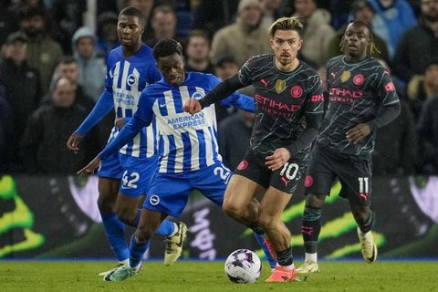Gelandang Manchester United asal Brasil #18, Casemiro, bereaksi di akhir pertandingan final Liga Europa UEFA antara Tottenham Hotspur dan Manchester United di Stadion San Mames, Bilbao, pa