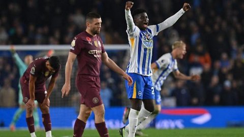 Gelandang Manchester United asal Brasil #18, Casemiro, bereaksi di akhir pertandingan final Liga Europa UEFA antara Tottenham Hotspur dan Manchester United di Stadion San Mames, Bilbao, pa
