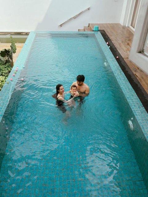 Potret Kolam Renang di Rumah Aaliyah Massaid dan Thariq Halilintar/ Instagram @thariqhalilintar