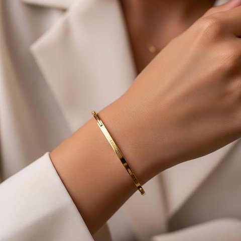Gelang Emas Minimalis Tipis tapi Tetap Terlihat Mahal (AI)