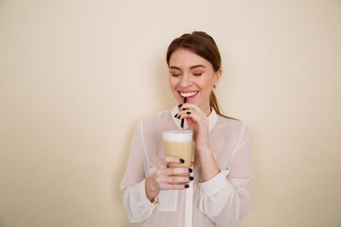 Ilustrasi Mengonsumsi Kopi Credit: pexels.com/Rachel
