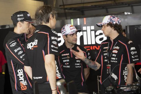 Dua pembalap Aprilia, Jorge Martin dan Marco Bezzecchi.
