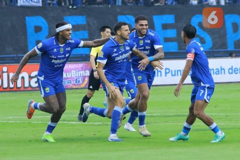 Keberhasilan Persib Bandung menjuarai BRI Liga 1 2023/2024 menjadi gelar ke-8 secara keseluruhan di kasta tertinggi sepak bola Indonesia, sekaligus gelar ketiga di era Liga Indonesia. Setelah