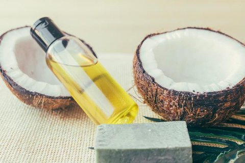 Memutihkan Gigi Kuning Membandel (Gemini AI)
