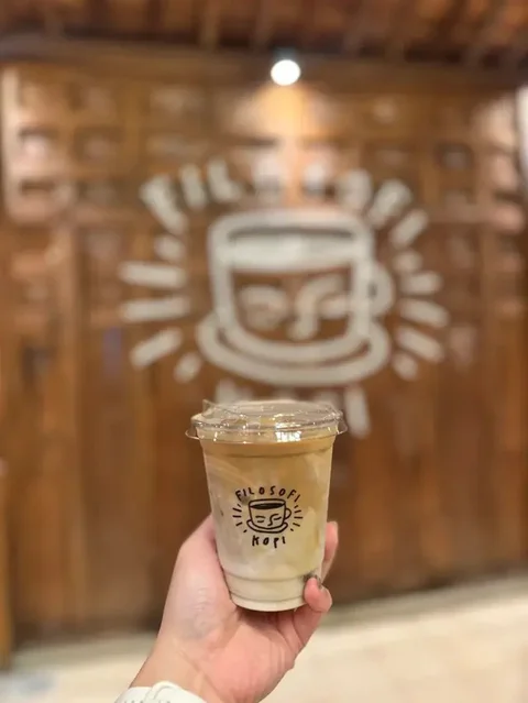 Ilustrasi Es Kopi Susu (Photo by topntop26 on Freepik)