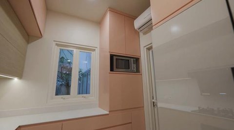 Dapur Rumah Sharena Delon (dok: YouTube Sharena Delon)