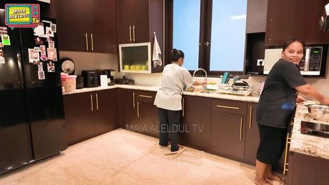 Potret Ruang TV Rumah Al Ghazali dan Alyssa Daguise (Foto: YouTube/The ALs)