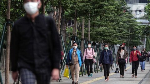 Berdasarkan survei Asosiasi Pengusaha Indonesia (Apindo) terhadap 357 perusahaan anggotanya yang dilakukan per Maret 2025, mayoritas atau sekitar 65% mengatakan PHK menjadi opsi karena terjad