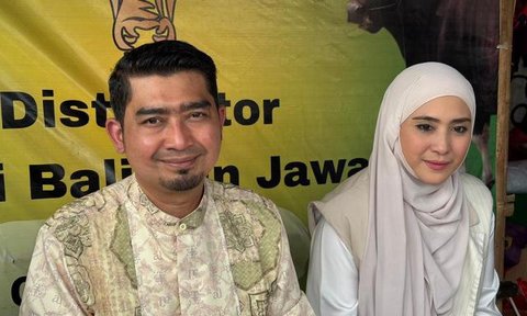 Ustaz Solmed dan April Jasmine mendatangi kawasan Jati Makmur, Bekasi, untuk memilih langsung hewan kurban yang akan disembelih pada Iduladha 2026.