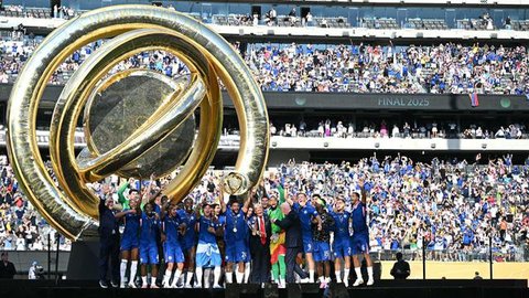 Setelah itu, pelatih asal Italia tersebut berhasil membawa Chelsea menjuarai Piala Dunia Antarklub 2025 yang berlangsung di Amerika.