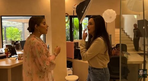 Potret Rumah Maia Estianty yang Disulap Jadi Kantor (YouTube/Tasya Farasya)