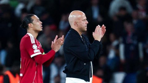Liverpool harus mengakui keunggulan Paris Saint-Germain dengan skor 0-2 pada leg kedua perempat final Liga Champions 2025/2026. (AP Photo/Jon Super)