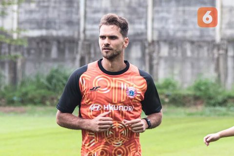 Aksi bek asal Brasil Paulo Ricardo saat Persija Jakarta bertandang ke markas Persita Tangerang dalam laga pekan ke-19 BRI Super League 2025/2026, Jumat (30/1/2026). (Dok. I.League)