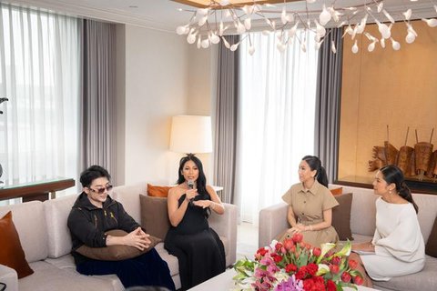 Awal 2000-an, Anggun mengapresiasi diri sendiri setelah kerja keras di dunia musik dengan beli cincin berlian. Apes, tamu tak diundang menyatroni rumahnya. (Foto: Wayan Diananto)