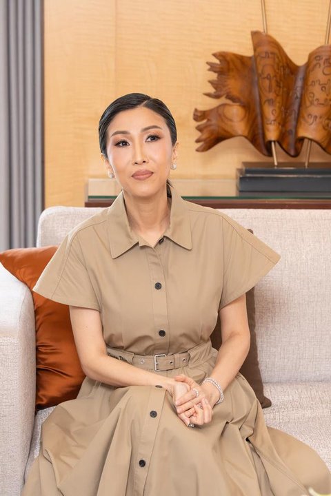 Awal 2000-an, Anggun mengapresiasi diri sendiri setelah kerja keras di dunia musik dengan beli cincin berlian. Apes, tamu tak diundang menyatroni rumahnya. (Foto: Wayan Diananto)