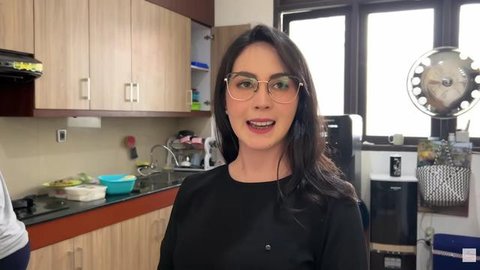 Potret Dapur Arumi Bachsin (Foto: YouTube/Arumi Bachsin)