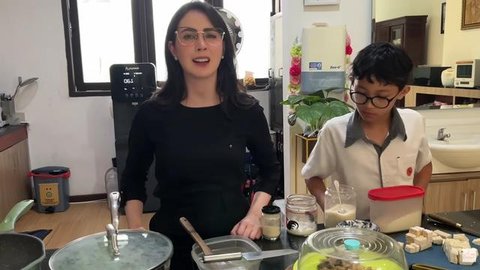 Potret Dapur Arumi Bachsin (Foto: YouTube/Arumi Bachsin)