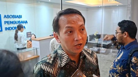 Presiden Prabowo Subianto bertemu  Ketua Dewan Ekonomi Nasional (DEN), Luhut Binsar Panjaitan di Istana Merdeka Jakarta, Rabu (3/12/2025). (Dok. Instagram)