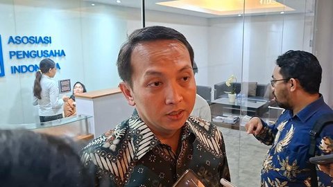 Presiden Prabowo Subianto bertemu  Ketua Dewan Ekonomi Nasional (DEN), Luhut Binsar Panjaitan di Istana Merdeka Jakarta, Rabu (3/12/2025). (Dok. Instagram)