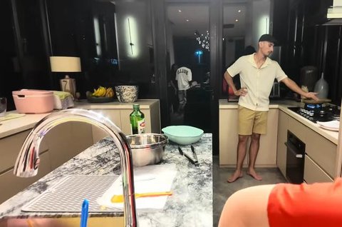 Potret Dapur dan Meja Makan Rumah Jessica Iskandar/ Youtube Jessica Iskandar