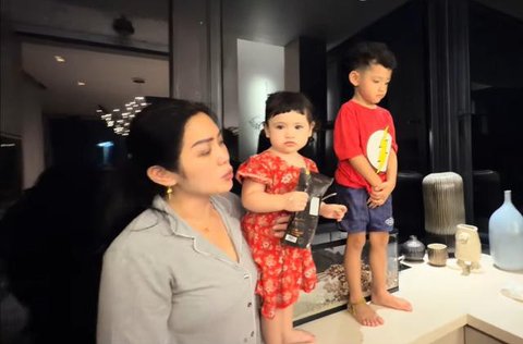 Potret Dapur dan Meja Makan Rumah Jessica Iskandar/ Youtube Jessica Iskandar
