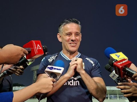 Ekspresi kegembiraan kapten Timnas Indonesia, Jay Idzes, setelah mengalahkan Timnas Bahrain 1-0 pada matchday kedelapan Kualifikasi Piala Dunia 2026 zona Asia di Stadion Utama Gelora Bung