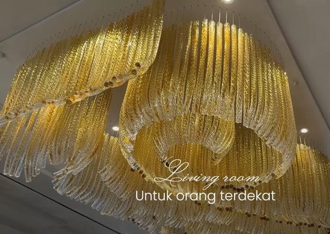 Model Chandelier di Rumah Baru Tasya Farasya/ Youtube Tasya Farasya
