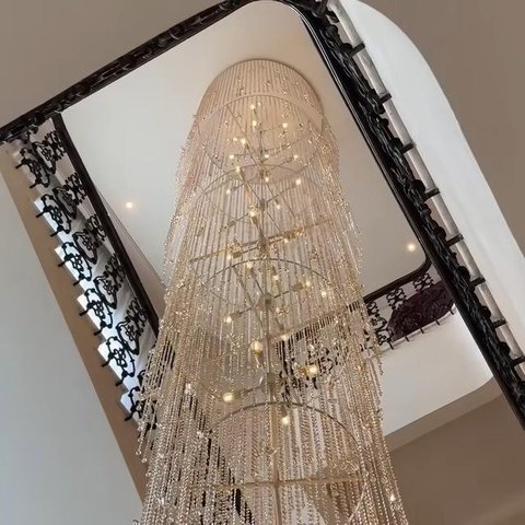 Model Chandelier di Rumah Baru Tasya Farasya/ Youtube Tasya Farasya