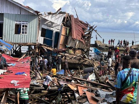 lokasi ledakan bom bekas perang dunia II di Biak Papua. (Antara)