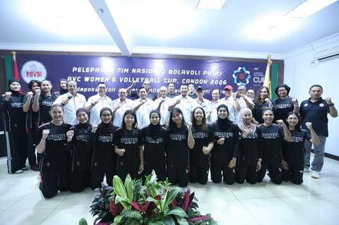 Pelepasan Timnas Bola Voli Putri ke AVC Volleyball Cup Filipina 2026 yang berlangsung di Padepokan Voli Jenderal Polisi Kunarto, Sentul, Bogor pada Selasa (02/06/2026). (Bola.com/Abdul Aziz)
