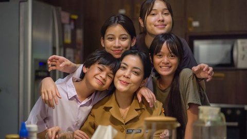 Lulu Tobing kembali lewat film Yang Lain Boleh Hilang Asal Kau Jangan, tentang kisah pilu seorang ibu yang berjuang merawat kenangan dan melawan lupa.