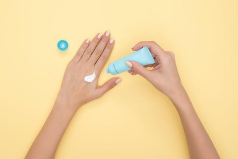 Moisturizer menjadi langkah akhir penting untuk menjaga kelembapan kulit. (Sumber: Pexels).